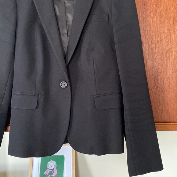 J Crew well constructed and lined petite jacket w/ slightly puffed sleeves - Picture 2 of 13